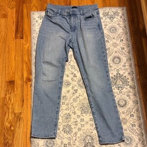 Classic Blue Women's Jeans from
Ann Taylor Factory. Size 6. Great condition.